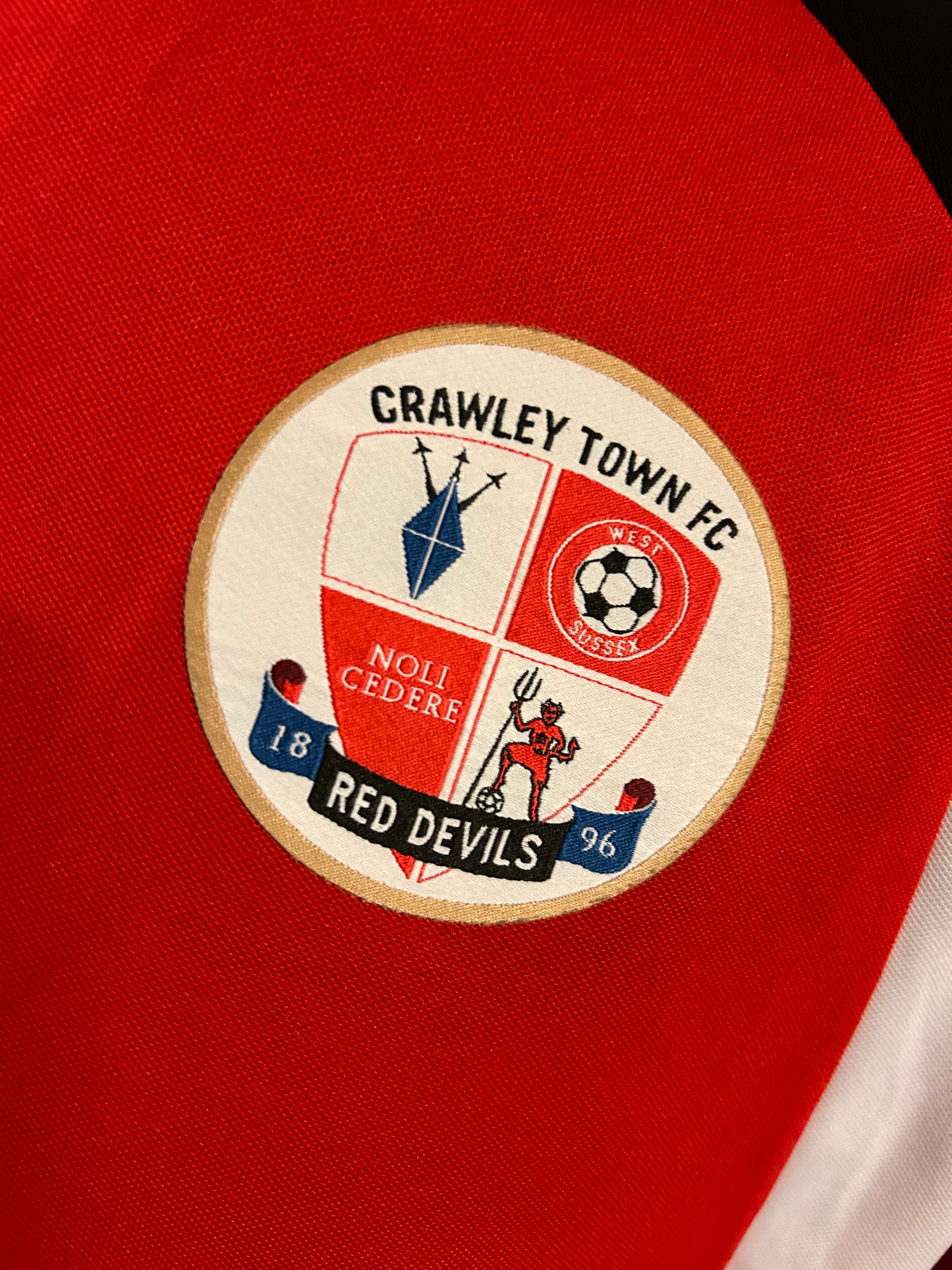 Crawley Town - treningsdrakt (XL)