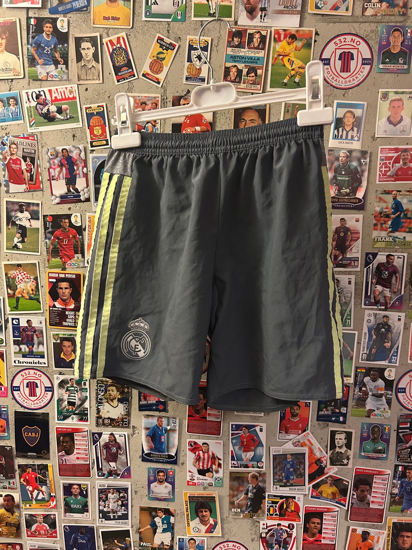Real Madrid - shorts (9-10år