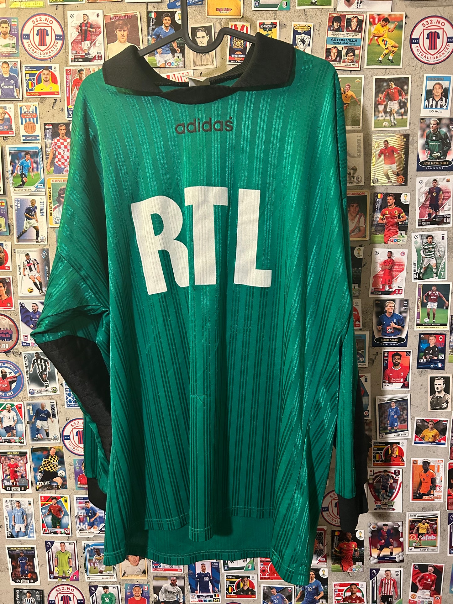 Adidas - 1995 - template (XL)